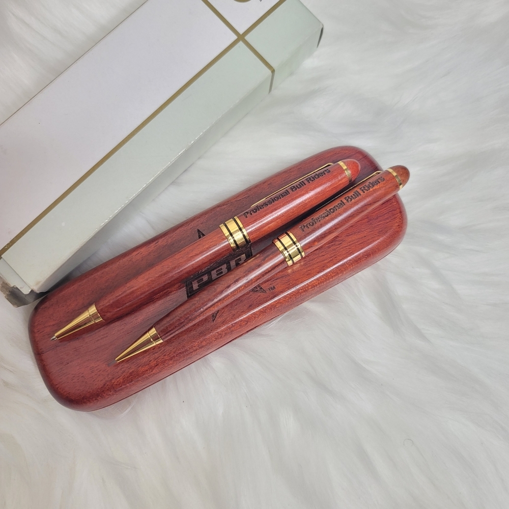 Der Gurn Punkt Wooden Professional Bullriding Association Pen And Pencil Set